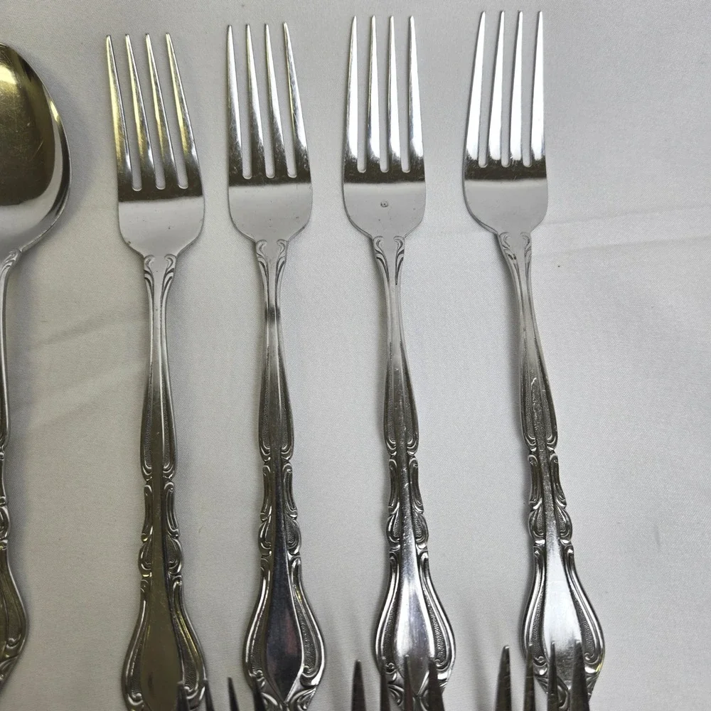 15 Piece Rogers Stainless Korea Flatware Set Auberge Pattern Forks Spoons